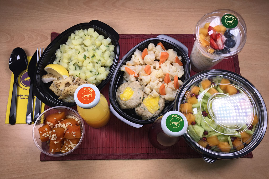 Протеиново меню с филе от риба Минтай, печена тиква и пуешки кюфтета