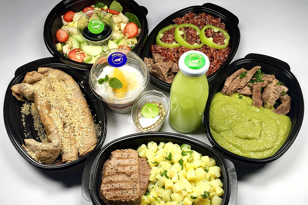 високопротеиново меню с телешко, червен ориз, риба тон, варени картофи, грахово пюре, кълнове от броколи