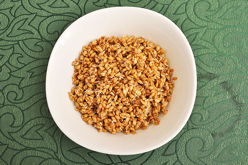 зърна от лимец в дълбока чиния