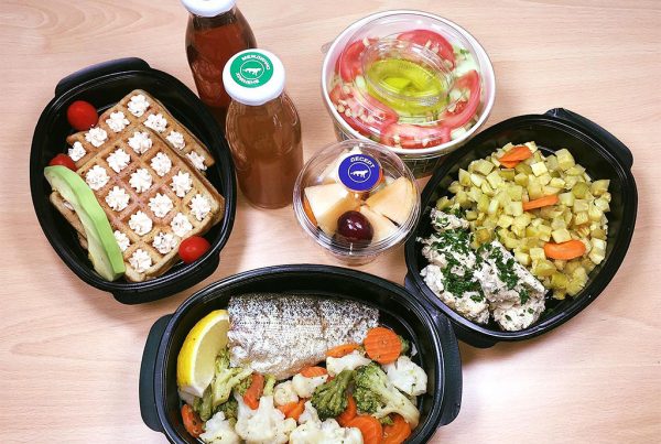 Балансирано меню с пуешко и лаврак и диетични гофри