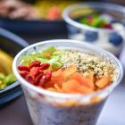 закуска от чиа, конопено семе и сушени плодове