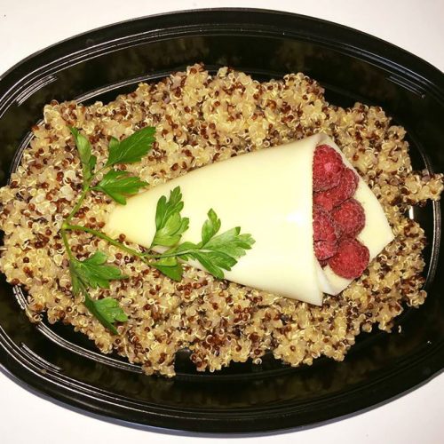 Основно ястие с киноа, сирене гауда и малини от кухня Fit Panther®