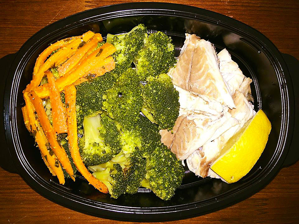 Риба ципура с броколи и моркови на фурна