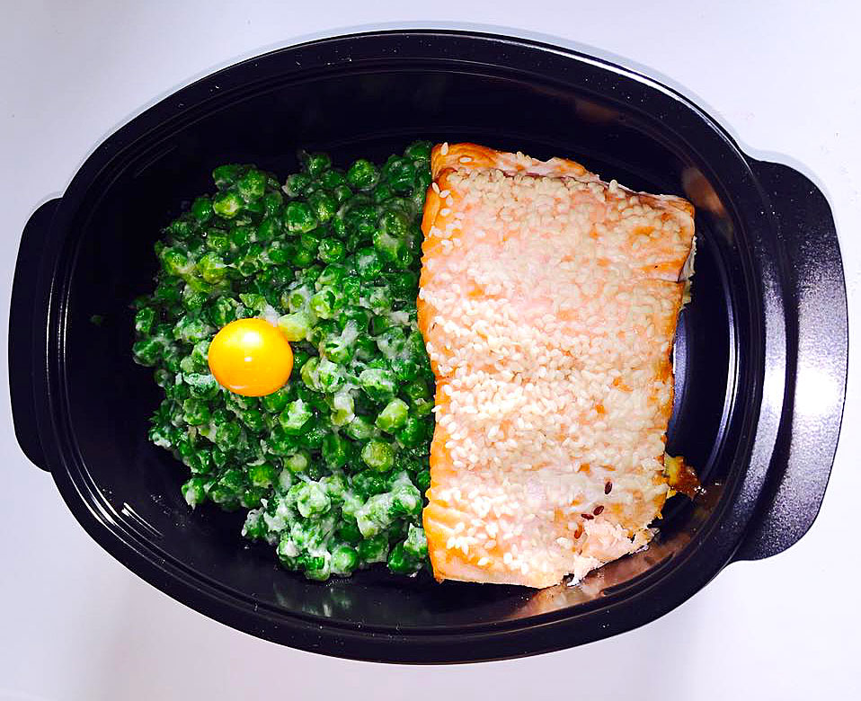 Сьомга със зелен грах