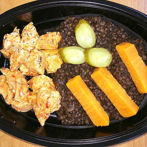 Пуешко с леща белуга, сладък картоф и билки от кухня Fit Panther®