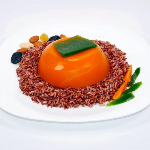 Червен ориз с желирано пюре от моркови, ядки и желиран магданоз