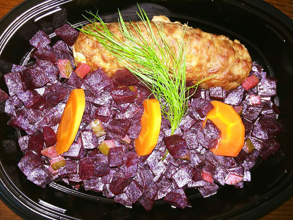 Телешко роле на фурна с варено цвекло