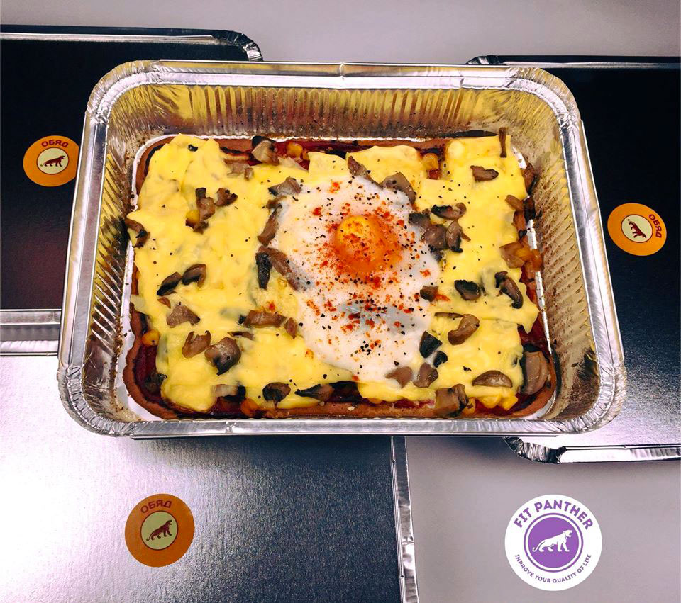 Вегетарианска пица от овесено брашно с БИО доматена салца