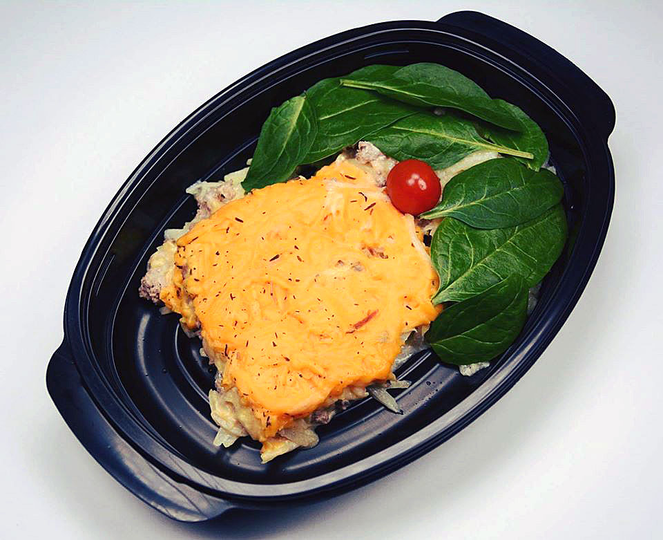 Вегетарианска порция от картофи на фурна с веган кашкавал и бейби спанак