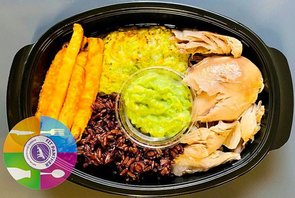 Пуешко филе с черен императорски ориз, целина и гриловани зeленчукови кюфтета от тиквички