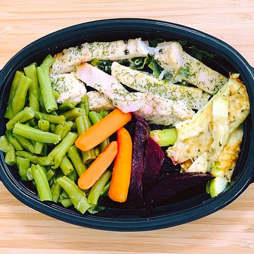 Нилски костур със зелен фасул, бейби моркови, гриловани тиквички и цвекло на фурна