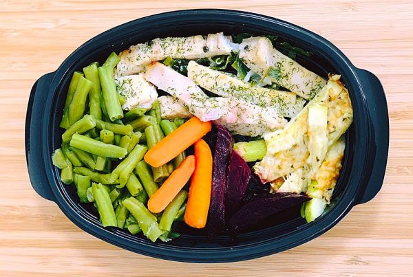 Нилски костур със зелен фасул, бейби моркови, гриловани тиквички и цвекло на фурна