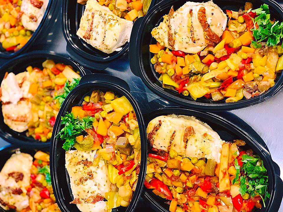 пилешко филе на фурна със сушени домати и рататуи