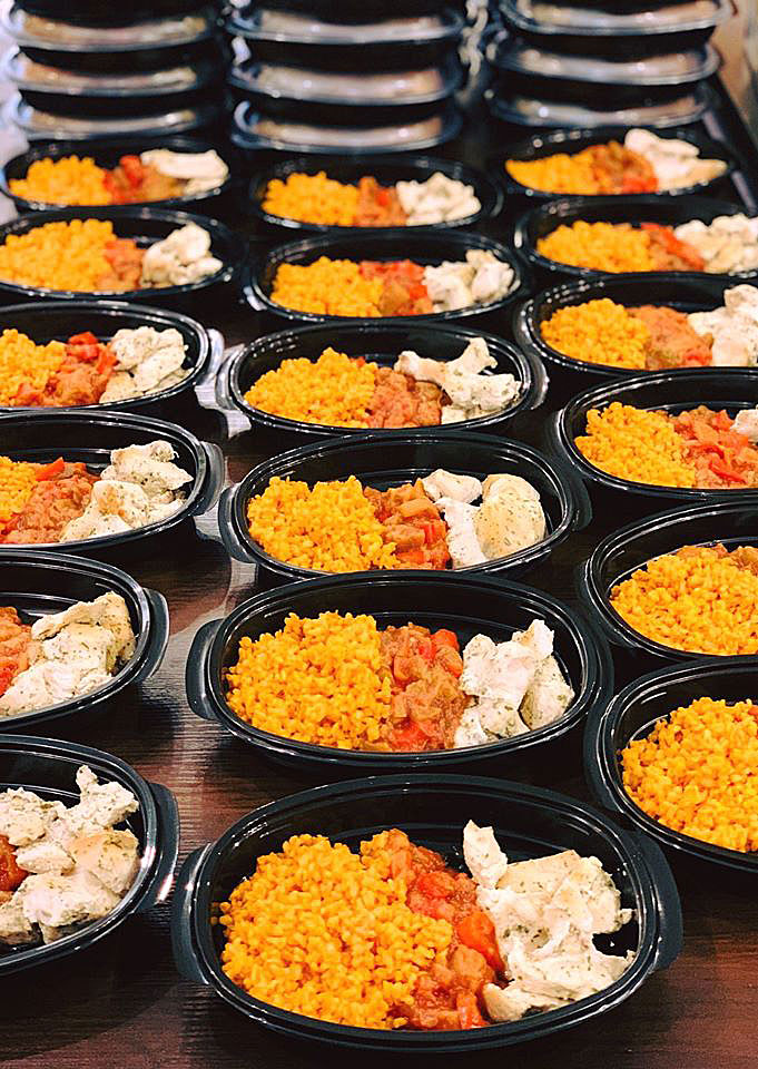 Пилешко филе с булгур и доматена манджа с патладжан и чушки