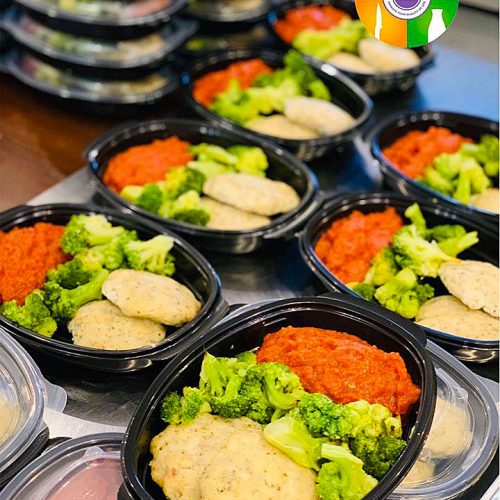 Кюфтенца от лаврак, броколи и зеленчукова паста