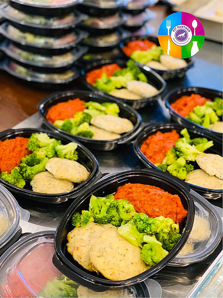 Кюфтенца от лаврак, броколи и зеленчукова паста