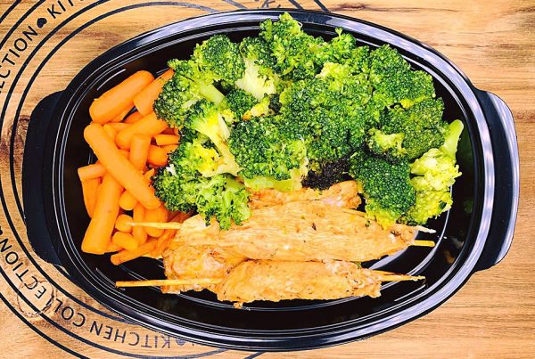 Адана шишче по турски с печени броколи и бейби моркови