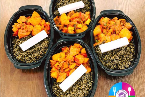 Черна леща белуга, гювечот картофи и зеленчуци с био веган сирене от кокосова паста и зехтин