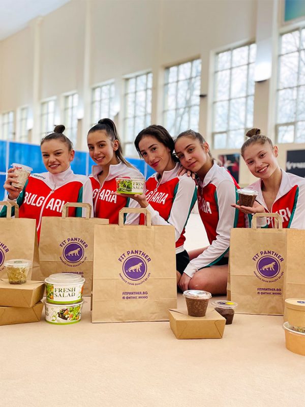 отбор момичета - клиенти на кухня Fit Panther