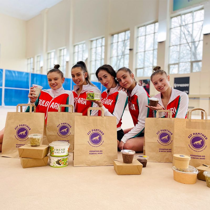 отбор момичета - клиенти на кухня Fit Panther