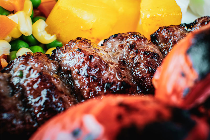 готвено месо за кето диета в близък план