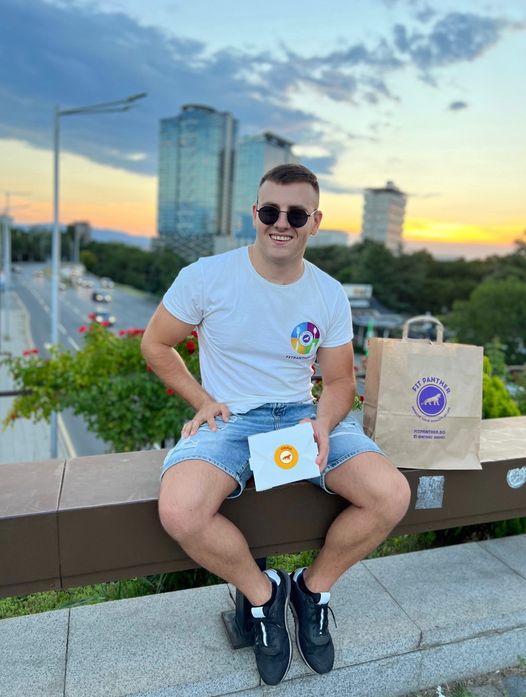 доволен клиент на кухня Fit Panther на Моста на влюбените в град София