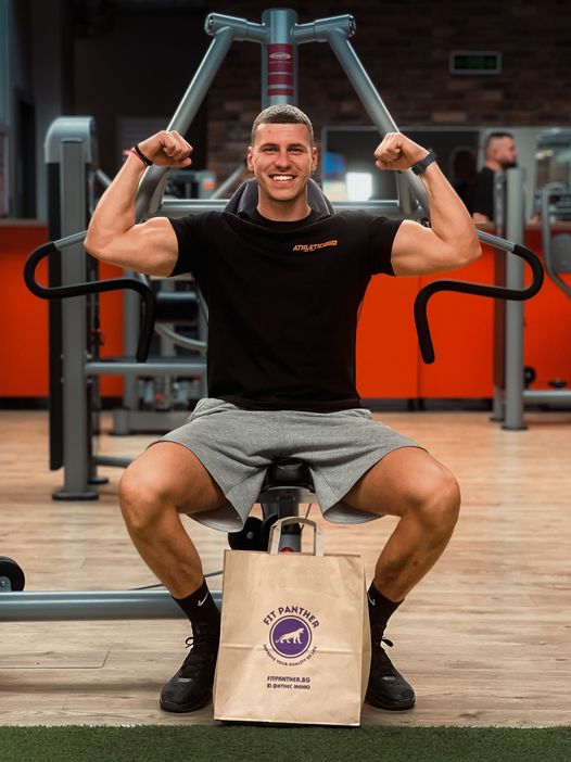 клиент Аспарух Костадинов - управител и треньор в Атлетик фитнес