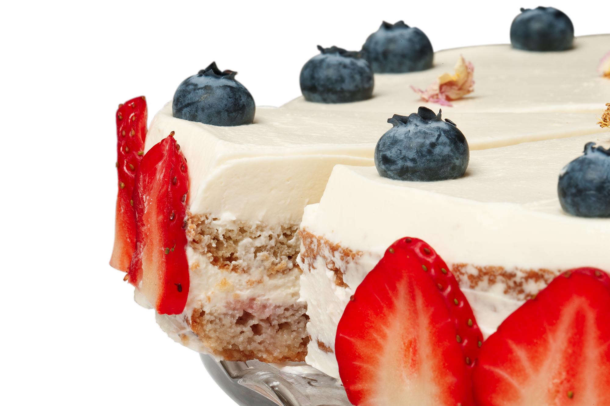 Кето бяла фантазия с ягоди и боровинки - снимка 2