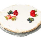 Кето плодов чийзкейк с лимон, ягоди и малини - снимка 2