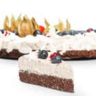 Веган торта с физалис, ягоди и боровинки - снимка 2