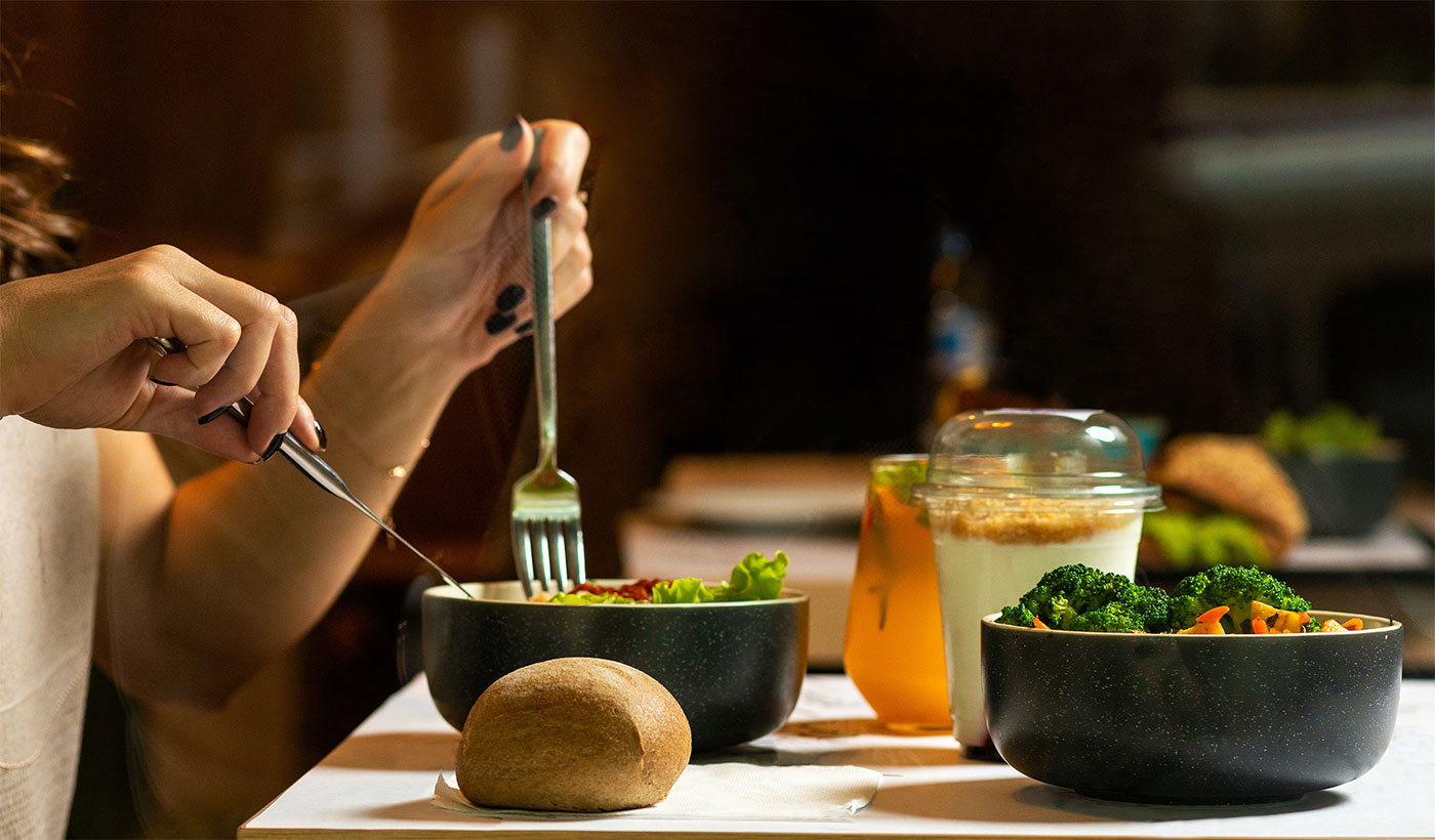 пълноценно хранене с богато меню здравословна храна