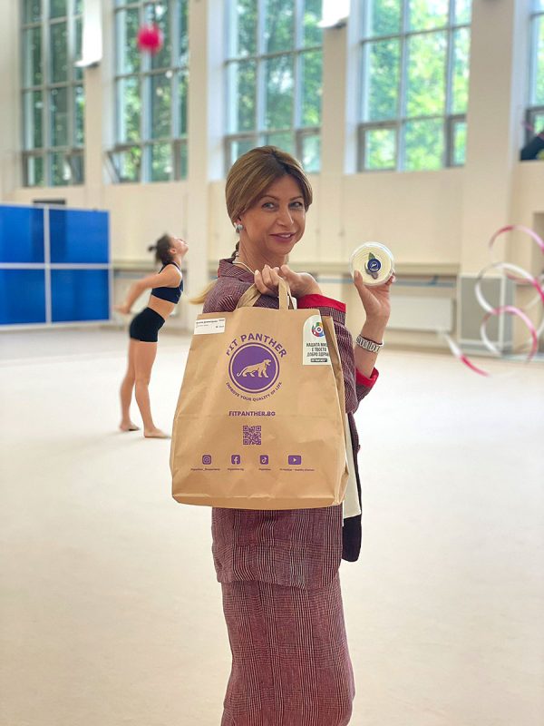 весела димитрова от националния отбор по художествена гимнастика с храна от fit panther
