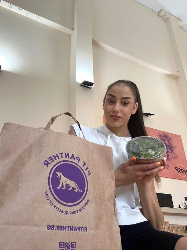 камелия петрова от националния отбор по художествена гимнастика с храна от fit panther