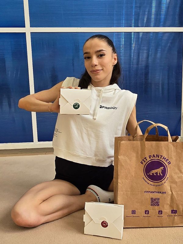 софия иванова от националния отбор по художествена гимнастика с храна от fit panther