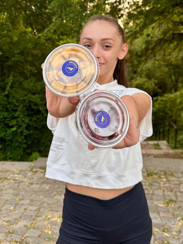 рейчъл стоянова от националния отбор по художествена гимнастика с храна от fit panther